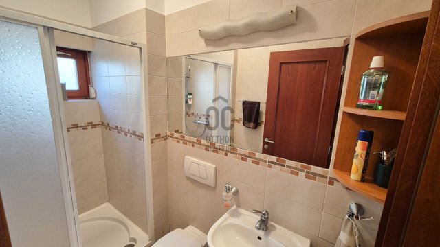 Eladó családi ház, Szentendrén 219.9 M Ft, 7 szobás