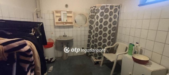 Eladó családi ház, Tiszaföldváron 19 M Ft, 2 szobás