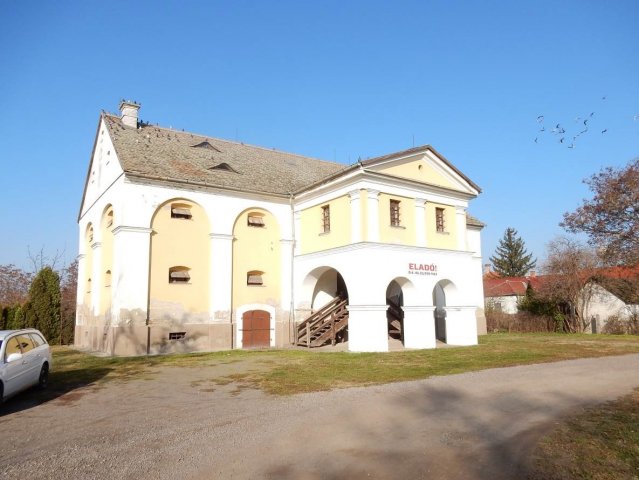 Eladó családi ház, Kiszomboron, Óbébai utcában 23.575 M Ft