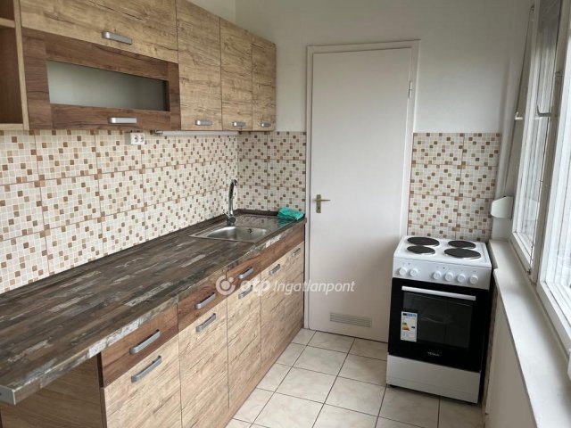 Kiadó panellakás, albérlet, Szekszárdon 130 E Ft / hó, 2 szobás