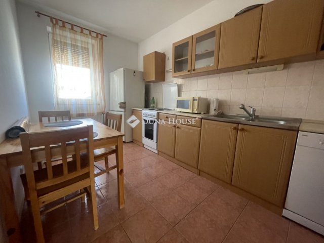 Kiadó téglalakás, albérlet, Kecskeméten 150 E Ft / hó