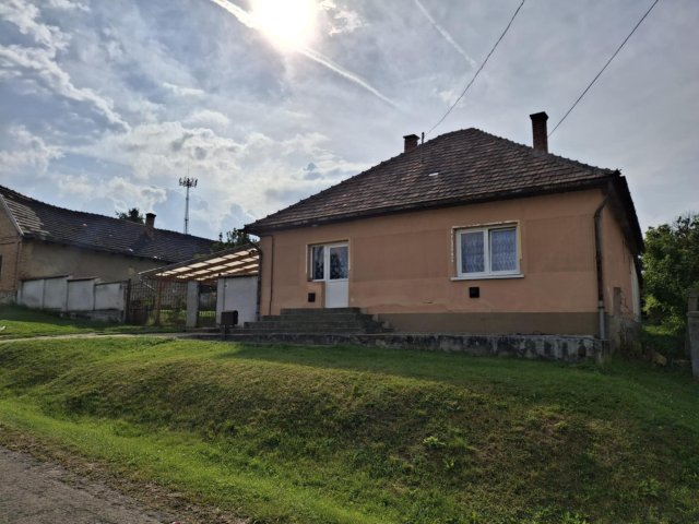 Eladó családi ház, Kállón 22 M Ft, 2+2 szobás
