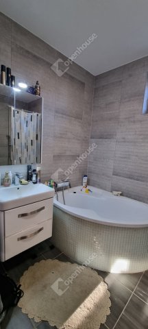 Eladó családi ház, Győrzámolyon 104 M Ft, 5 szobás
