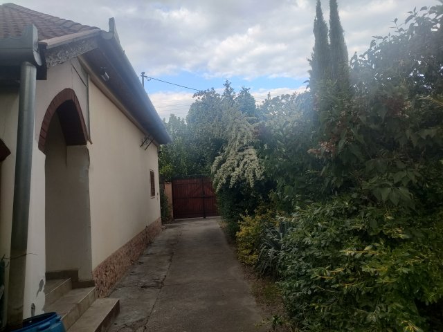 Eladó családi ház, Kecskeméten 59.9 M Ft, 3 szobás