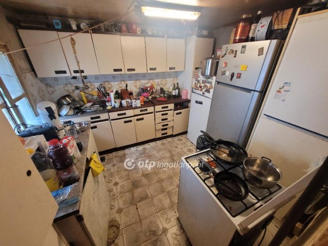 Eladó családi ház, Budapesten, III. kerületben 84 M Ft, 3 szobás