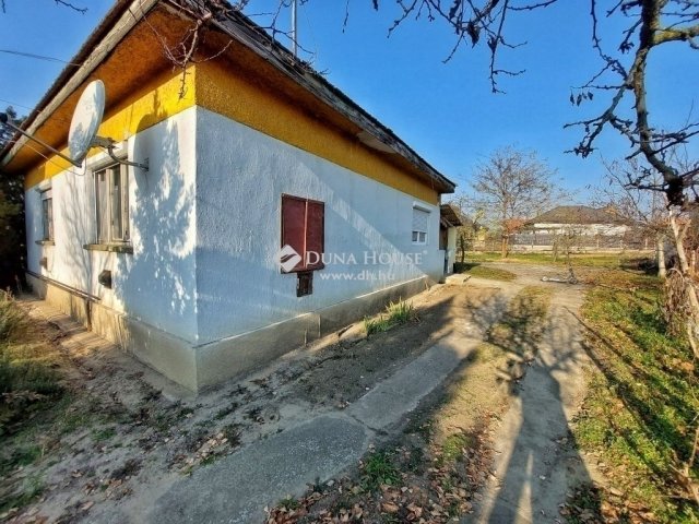 Eladó családi ház, Vácrátóton 46 M Ft, 2 szobás