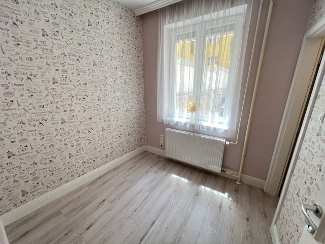 Eladó téglalakás, Budapesten, XII. kerületben, Németvölgyi úton