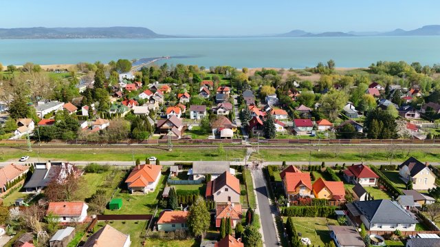 Eladó nyaraló, Balatonmáriafürdőn, Szív utcában 53.9 M Ft