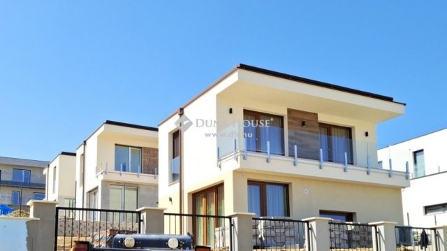 Eladó ikerház, Budapesten, III. kerületben 183.75 M Ft