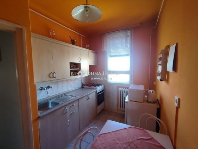 Eladó téglalakás, Kecskeméten 35.99 M Ft, 2 szobás