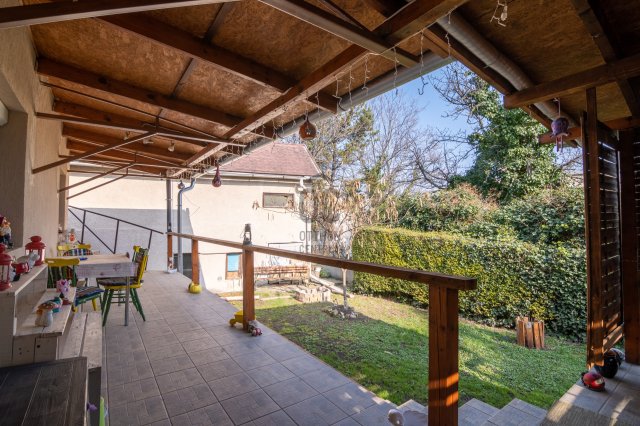 Eladó téglalakás, Budapesten, XI. kerületben 94.9 M Ft, 4 szobás
