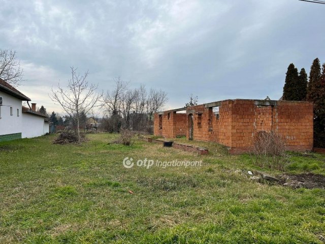 Eladó telek, Mezőhegyesen, Akácfa utcában 3.9 M Ft