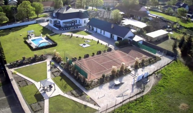 Eladó családi ház, Tápióbicskén 606 M Ft, 5 szobás
