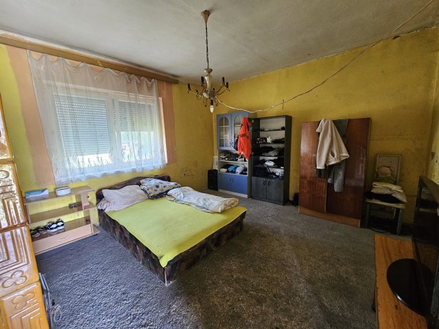 Eladó családi ház, Bakonypölöskén 12 M Ft, 3 szobás