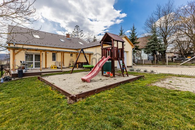 Eladó családi ház, Nőtincsen 129.9 M Ft, 5 szobás