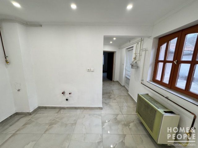 Eladó családi ház, Hódmezővásárhelyen 31.5 M Ft, 2 szobás