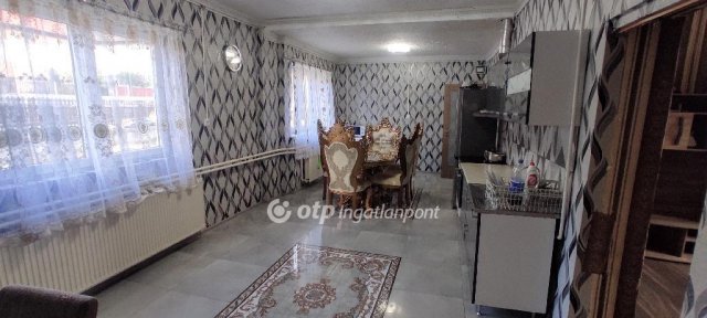 Eladó családi ház, Vizsláson 34 M Ft, 6+1 szobás