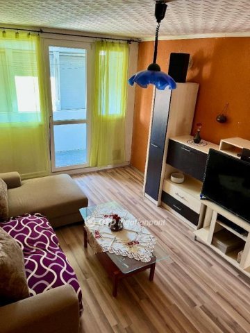 Eladó panellakás, Pécsett 34.99 M Ft, 2 szobás
