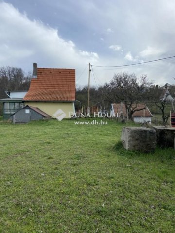 Eladó nyaraló, Szekszárdon 29.9 M Ft, 3 szobás