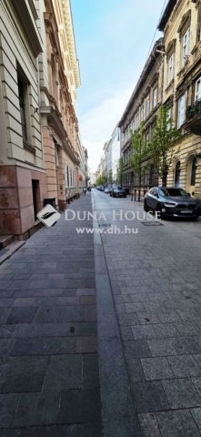 Eladó téglalakás, Budapesten, V. kerületben 77.5 M Ft, 1 szobás