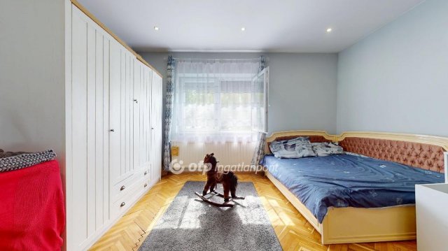 Eladó családi ház, Encsen 63.5 M Ft, 7 szobás