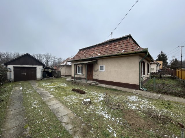 Eladó családi ház, Pilisen 38.5 M Ft, 2 szobás