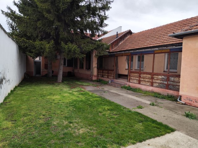 Eladó családi ház, Kecskeméten 68.5 M Ft, 4 szobás