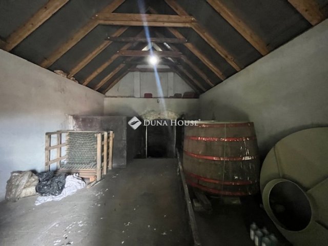 Eladó nyaraló, Villányban 13 M Ft, 1 szobás