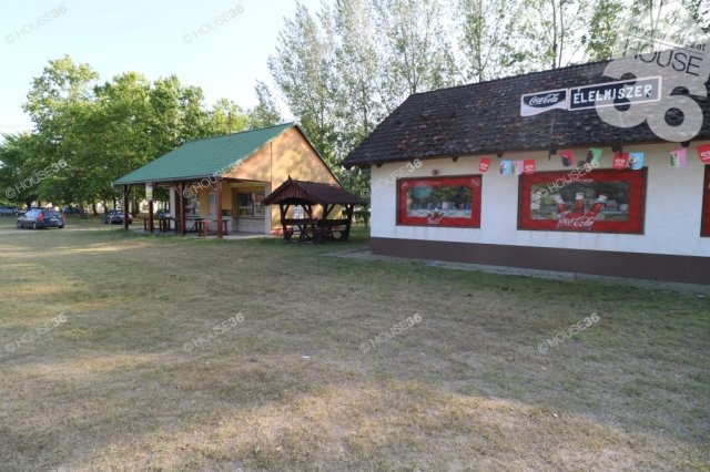 Eladó üzlethelyiség, Soltvadkerten 49.9 M Ft