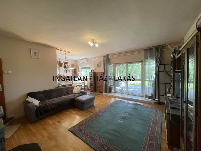 Eladó családi ház, Szadán 134.9 M Ft, 5 szobás