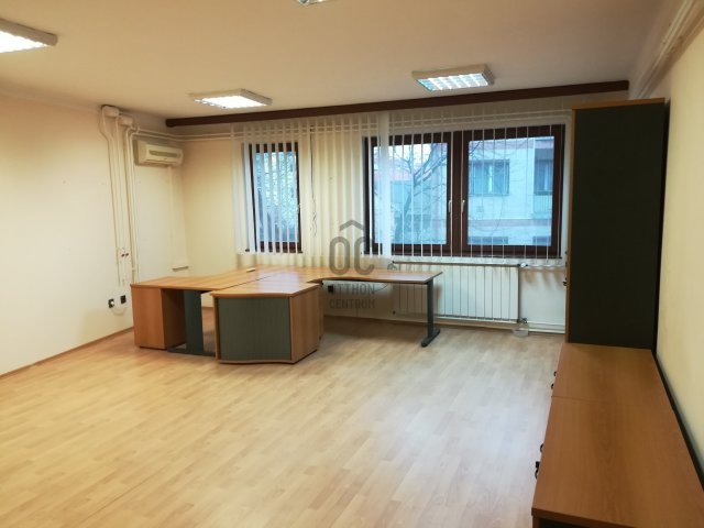 Kiadó ipari ingatlan, Szolnokon 245 E Ft / hó