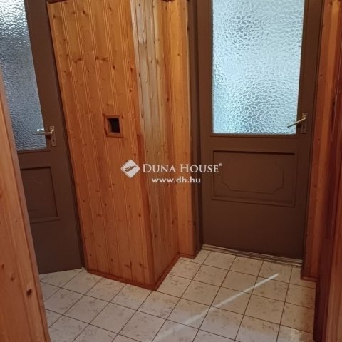 Eladó ikerház, Pécsett 66 M Ft, 4 szobás / költözzbe.hu