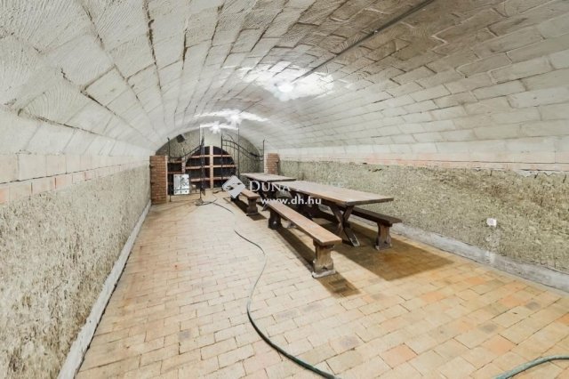 Eladó üzlethelyiség, Egerben 169.99 M Ft / költözzbe.hu