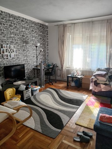 Eladó családi ház, Gödöllőn 92 M Ft, 6 szobás