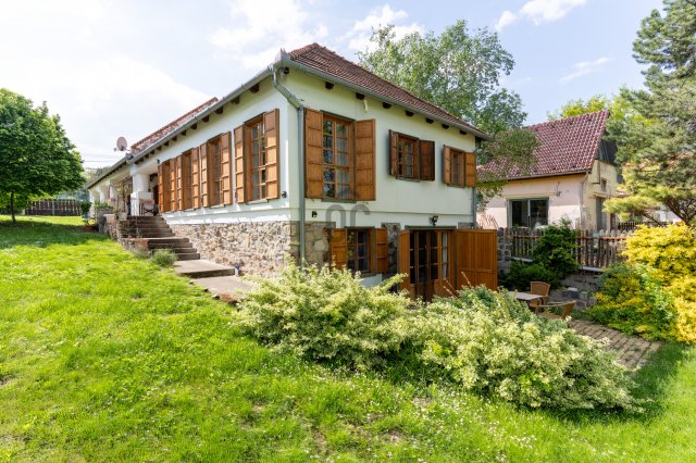 Eladó családi ház, Fülén 198 M Ft, 5 szobás