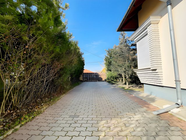 Eladó családi ház, Gödöllőn 124.99 M Ft, 4 szobás
