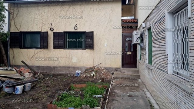 Eladó családi ház, Budapesten, XV. kerületben 79.9 M Ft