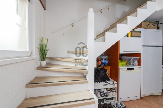 Eladó családi ház, Vecsésen 195.9 M Ft, 10 szobás