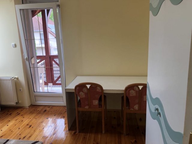 Kiadó téglalakás, albérlet, Pécsett 85 E Ft / hó, 1 szobás