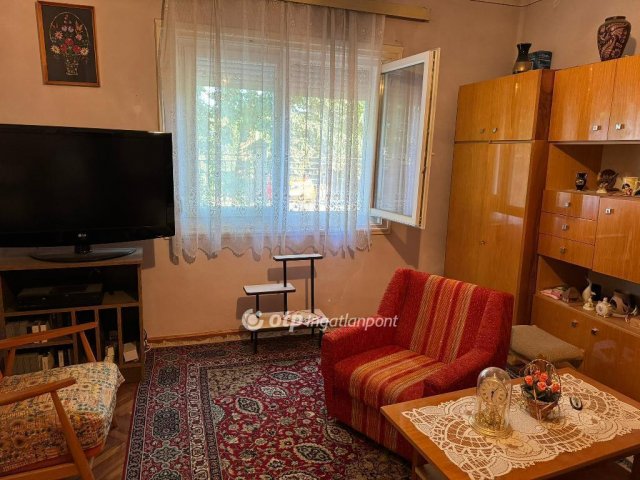 Eladó családi ház, Makón 37 M Ft, 2+1 szobás