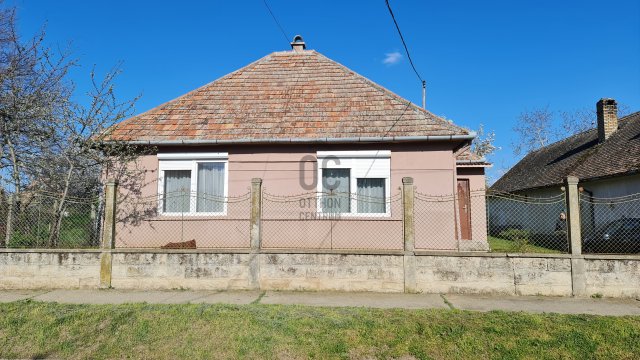 Eladó családi ház, Tengelicén 22.9 M Ft, 3 szobás