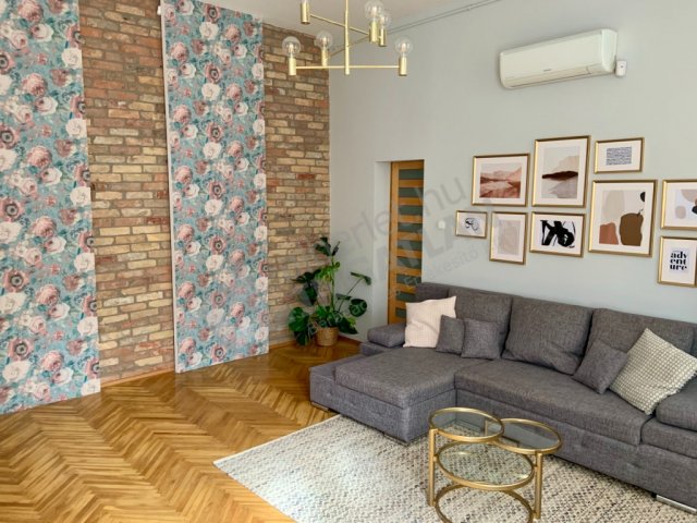 Kiadó téglalakás, albérlet, Budapesten, VI. kerületben