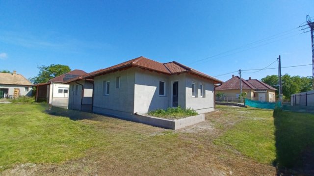 Eladó ikerház, Bugyin 87 M Ft, 4 szobás / költözzbe.hu