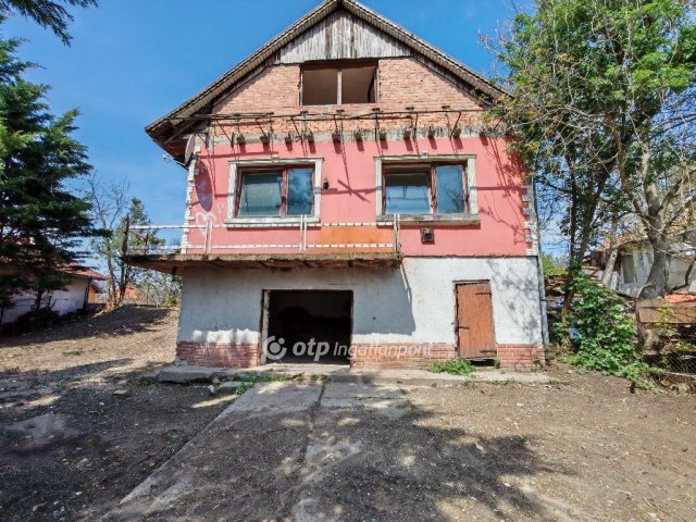 Eladó családi ház, Tinnyén 44.9 M Ft, 7 szobás