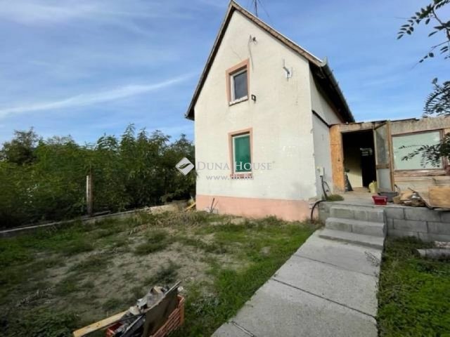 Eladó családi ház, Pilisen 22.9 M Ft, 2 szobás