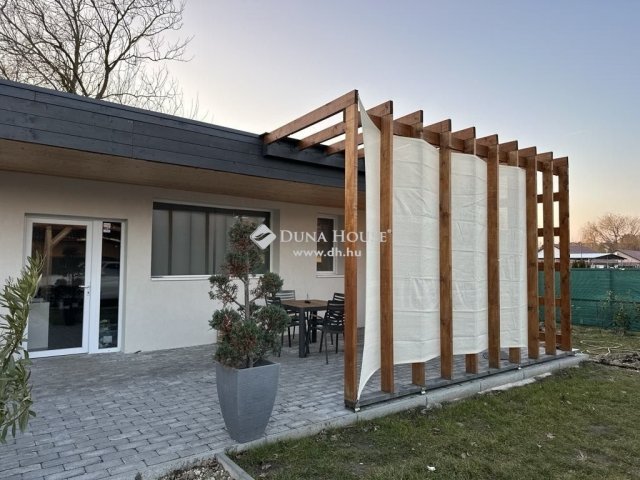 Eladó családi ház, Balatonfenyvesen 84.999 M Ft, 3 szobás