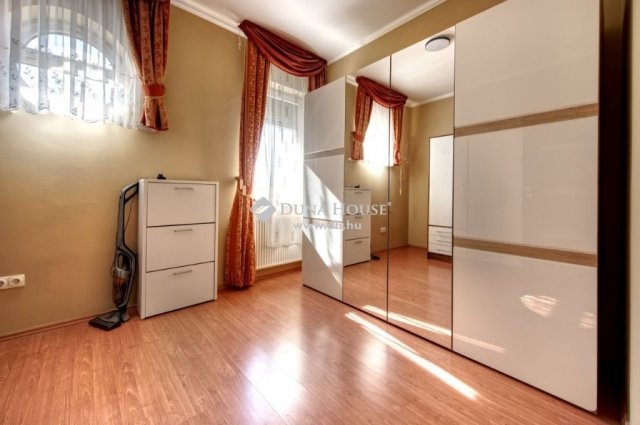 Eladó családi ház, Budakeszin 229 M Ft, 4+2 szobás