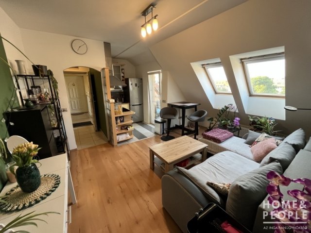 Eladó téglalakás, Szegeden 51.99 M Ft, 1+1 szobás