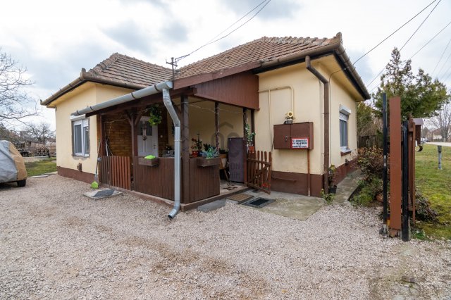 Eladó családi ház, Pusztaszabolcson 42.5 M Ft, 2 szobás