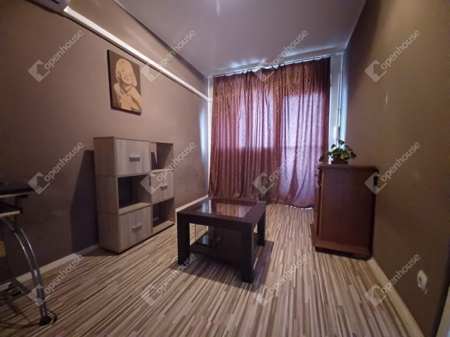 Eladó panellakás, Debrecenben 50 M Ft, 3 szobás